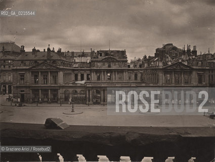 -PARIGI, SCOMUNE DI PARIGI - ENZA INDICAZIONE DAUTORE, IL PALAZZO ROYAL DOPO LA COMUNE, 1871. STAMPA ALLALBUMINA INCOLLATA SU CARTONE, 25,2X19,1 ©ARCHIVIO Graziano Arici/Rosebud2  COMUNE DI PARIGI, FOTOANTICHE.-PARIS, PARIS COMMUNE - PALAIS ROYAL AFTER THE COMMUNE, NO AUTHORS INDICATION, 1871. ALBUMEN PHOTOGRAPH MOUNTED ON CARDBOARD, 25,2X19,1 ©Graziano Arici / rosebud2