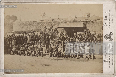 -PARIGI, COMUNE DI PARIGI -EUGENE APPERT, PRIGIONIERI BAMBINI DOPO LA COMUNE, STAMPA ALLALBUMINA INCOLLATA SU CARTONE, CARTE DE VISITE, 1871 CM 16,3X10,6 ©ARCHIVIO Graziano Arici/Rosebud2  COMUNE DI PARIGI FOTOANTICHE.-PARIS, PARIS COMMUNE - EUGENE APPERT, CHILDREN PRISONERS AFTER THE COMMUNE,  ALBUMEN PHOTOGRAPH MOUNTED ON CARDBOARD, CARTE DE VISITE, 1871, CM 16,3X10,6 ©Graziano Arici / rosebud2