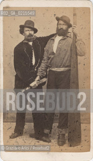 VENEZIA, CARLO PONTI, DUE GONDOLIERI CON UN REMO, SENZA DATA. STAMPA ALLALBUMINA  INCOLLATA SU CARTONCINO, CARTE DE VISITE, CM  6X10,5 ©ARCHIVIO Graziano Arici/Rosebud2  POSATA IN STUDIO, MESTIERI, FOTOANTICHE.-VENICE, CARLO PONTI, TWO GONDOLIERS WITH A OAR,  UNDATED. ALBUMEN PHOTOGRAPH  MOUNTED ON CARDBOARD, CARTE DE VISITE, CM 6X10,5 ©Graziano Arici / rosebud2