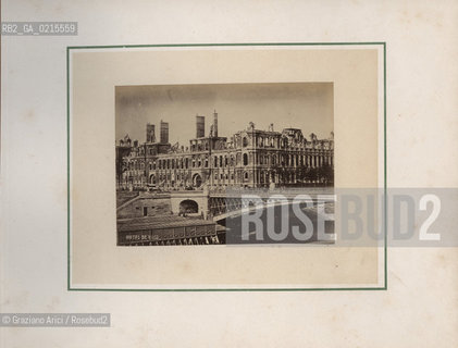 COMUNE DI PARIGI  1871- - PARIGI, HOTEL DE VILLE, SENZA DATA, STAMPA ALLALBUMINA INCOLLATA SU CARTONCINO, CM 17,7X13,5. FOTOGRAFIA TRATTA DALLALBUM: ALBUM PHOTOGRAPHIQUE DES RUINES DE PARIS. ©ARCHIVIO Graziano Arici/Rosebud2  POSATA IN STUDIO, MESTIERI, FOTOANTICHE.PARIS COMMUNE 1871  -PARIS, HOTEL DE VILLE, UNDATED, ALBUMEN PHOTOGRAPH MOUNTED ON CARDBOARD, CM 17,7X13,5 PHOTOGRAPH FROM THE ALBUM: ALBUM PHOTOGRAPHIQUE DES RUINES DE PARIS. ©Graziano Arici / rosebud2