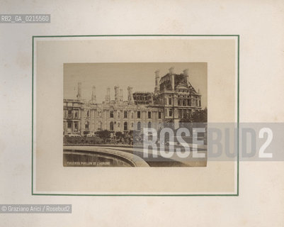 COMUNE DI PARIGI  1871- - PARIGI, TUILERIES PADIGLIONE DELLOROLOGIO, SENZA DATA, STAMPA ALLALBUMINA INCOLLATA SU CARTONCINO, CM 17,7X13,5. FOTOGRAFIA TRATTA DALLALBUM: ALBUM PHOTOGRAPHIQUE DES RUINES DE PARIS. ©ARCHIVIO Graziano Arici/Rosebud2  POSATA IN STUDIO, MESTIERI, FOTOANTICHE.PARIS COMMUNE 1871 -PARIS, TUILERIES CLOCK PAVILION, UNDATED, ALBUMEN PHOTOGRAPH MOUNTED ON CARDBOARD, CM 17,7X13,5 PHOTOGRAPH FROM THE ALBUM: ALBUM PHOTOGRAPHIQUE DES RUINES DE PARIS. ©Graziano Arici / rosebud2
