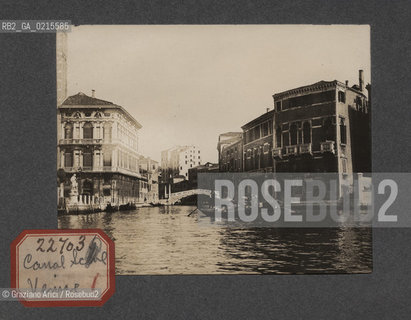 -VENEZIA, CANALE DI CANNAREGIO, SENZA DATA. STAMPA ALLALBUMINA INCOLLATA SU CARTONCINO, CM 11,3X9 ©ARCHIVIO Graziano Arici/Rosebud2   FOTOANTICHE.-VENICE, CANNAREGIO CANAL, UNDATED. ALBUMEN PHOTOGRAPH MOUNTED ON CARDBOARD, CM 11,3X9 ©Graziano Arici / rosebud2