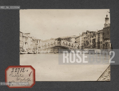 -VENEZIA, PONTE DI RIALTO, SENZA DATA. STAMPA ALLALBUMINA INCOLLATA SU CARTONCINO, CM 11,3X9 ©ARCHIVIO Graziano Arici/Rosebud2   FOTOANTICHE.-VENICE, RIALTO BRIDGE, UNDATED. ALBUMEN PHOTOGRAPH MOUNTED ON CARDBOARD, CM 11,3X9 ©Graziano Arici / rosebud2