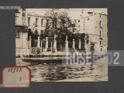 -VENEZIA, CA VENDRAMIN CALERGI SENZA DATA. STAMPA ALLALBUMINA INCOLLATA SU CARTONCINO, CM 11,3X9 ©ARCHIVIO Graziano Arici/Rosebud2   FOTOANTICHE.-VENICE, UNDATED. ALBUMEN PHOTOGRAPH MOUNTED ON CARDBOARD, CM 11,3X9 ©Graziano Arici / rosebud2