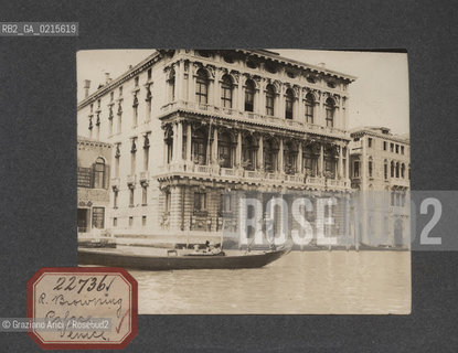 -VENEZIA, PALAZZO CA PESARO R. BROWNING, SENZA DATA. STAMPA ALLALBUMINA INCOLLATA SU CARTONCINO, CM 11,3X9 ©ARCHIVIO Graziano Arici/Rosebud2  FOTOANTICHE.-VENICE, R. BROWNING PALACE, UNDATED. ALBUMEN PHOTOGRAPH MOUNTED ON CARDBOARD, CM 11,3X9 ©Graziano Arici/Rosebud2 