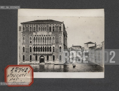 -VENEZIA, PALAZZO FOSCARI, SENZA DATA. STAMPA ALLALBUMINA INCOLLATA SU CARTONCINO, CM 11,3X9 ©ARCHIVIO Graziano Arici/Rosebud2  , FOTOANTICHE.-VENICE, FOSCARI PALACE, UNDATED. ALBUMEN PHOTOGRAPH MOUNTED ON CARDBOARD, CM 11,3X9 ©Graziano Arici/Rosebud2 