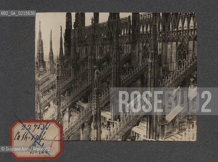 -MILANO, PARTE ALTA DEL DUOMO, SENZA DATA. STAMPA ALLALBUMINA INCOLLATA SU CARTONCINO, CM 11,3X9 ©ARCHIVIO Graziano Arici/Rosebud2  , FOTOANTICHE.-MILAN, HIGH PART OF THE CATHEDRAL, UNDATED. ALBUMEN PHOTOGRAPH MOUNTED ON CARDBOARD, CM 11,3X9 ©Graziano Arici/Rosebud2 