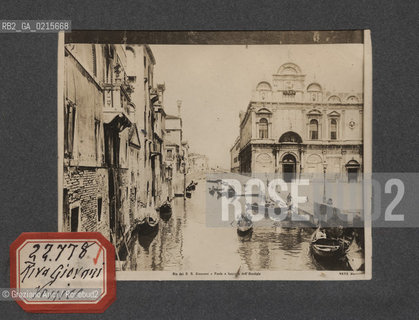 -VENEZIA, CARLO NAYA, RIO DEI MENDICANTI O DI SAN GIOVANNI E PAOLO, SENZA DATA. STAMPA ALLALBUMINA INCOLLATA SU CARTONCINO, CM 11,3X9 ©ARCHIVIO Graziano Arici/Rosebud2   FOTOANTICHE.-VENICE, CARLO NAYA, ST. JOHN AND PAUL RIO, UNDATED. ALBUMEN PHOTOGRAPH MOUNTED ON CARDBOARD, CM 11,3X9 ©Graziano Arici/Rosebud2 