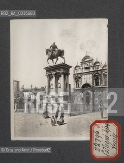 -VENEZIA, MONUMENTO COLLEONI, SENZA DATA. STAMPA ALLALBUMINA INCOLLATA SU CARTONCINO, CM 11,3X9 ©ARCHIVIO Graziano Arici/Rosebud2  , FOTOANTICHE.-VENICE, COLLEONI MONUMENT, UNDATED. ALBUMEN PHOTOGRAPH MOUNTED ON CARDBOARD, CM 11,3X9 ©Graziano Arici/Rosebud2 