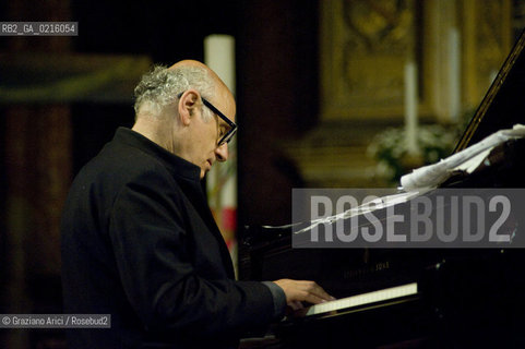 Venice 13/5/10 - The composer and pianist Michael Nyman in concert in Frari Church in Venice, in front of the well-known Tizianòs painting Assunta musica pianista ©Graziano Arici/Rosebud2