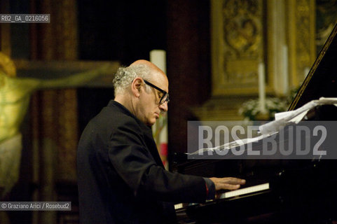 Venice 13/5/10 - The composer and pianist Michael Nyman in concert in Frari Church in Venice, in front of the well-known Tizianòs painting Assunta musica pianista ©Graziano Arici/Rosebud2