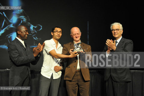 VENICE 4/6/10 - Biennale Danza 2010 : The Silver Lion for the Performing Arts Sector 2010 is given to P.A.R.T.S.  and to Theofield Van Rompay and Salvador Sanchis -  from left:The dancer and Director of Biennale Danza Ismael Ivo, Salvador Sanchis, Theofield Van Rompay and the Biennale President Paolo Baratta  danza balletto Leone dOro alla Carriera ©Graziano Arici/Rosebud2