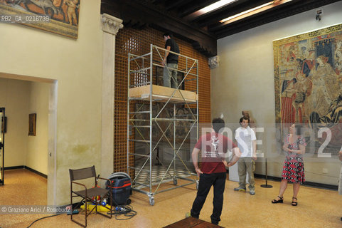 Venice - 12/7/10 - Cà dOro Museum : Wooden grate in front of  St. Sebastian by Andrea Mantegna. The wooden grate was put by an architect follower of Carlo Scarpa. Museo grata sebastiano ©Graziano Arici/Rosebud2