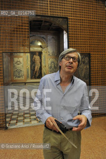 Venice - 12/7/10 - Cà dOro Museum : Wooden grate in front of  St. Sebastian by Andrea Mantegna. The wooden grate was put by an architect follower of Carlo Scarpa . The Curator of the Venetians Museums Vittorio Sgarbi order to take away the grate - Museo grata sebastiano ©Graziano Arici/Rosebud2