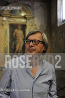 Venice - 12/7/10 - Cà dOro Museum : Wooden grate in front of  St. Sebastian by Andrea Mantegna. The wooden grate was put by an architect follower of Carlo Scarpa . The Curator of the Venetians Museums Vittorio Sgarbi order to take away the grate - Museo grata sebastiano ©Graziano Arici/Rosebud2