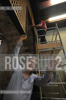 Venice - 12/7/10 - Cà dOro Museum : Wooden grate in front of  St. Sebastian by Andrea Mantegna. The wooden grate was put by an architect follower of Carlo Scarpa . The Curator of the Venetians Museums Vittorio Sgarbi order to take away the grate - Museo grata sebastiano ©Graziano Arici/Rosebud2