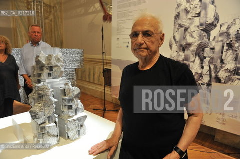 Venice 25/08/2010 - The architect Frank O.Gehry with his Project for the Luma Foundation in Parc des Ateliers in Arles Architettura architetti ©Graziano Arici/Rosebud2