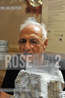 Venice 25/08/2010 - The architect Frank O.Gehry with his Project for the Luma Foundation in Parc des Ateliers in Arles Architettura architetti ©Graziano Arici/Rosebud2