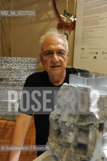 Venice 25/08/2010 - The architect Frank O.Gehry with his Project for the Luma Foundation in Parc des Ateliers in Arles Architettura architetti ©Graziano Arici/Rosebud2
