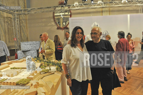 Venice 25/08/2010 - The architect Frank O.Gehry with his Project for the Luma Foundation in Parc des Ateliers in Arles and Maia Hoffmann Luma Foundation President  Architettura architetti ©Graziano Arici/Rosebud2