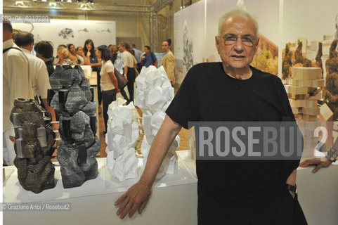 Venice 25/08/2010 - The architect Frank O.Gehry with his Project for the Luma Foundation in Parc des Ateliers in Arles and Maia Hoffmann Luma Foundation President  Architettura architetti ©Graziano Arici/Rosebud2