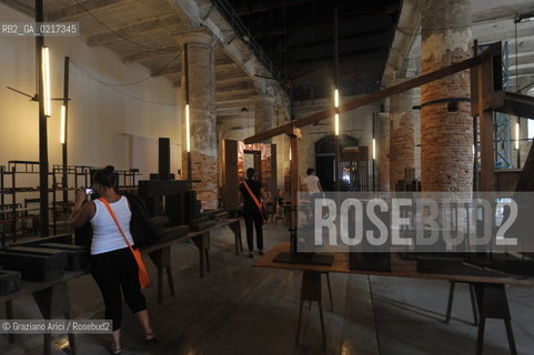 Venice 26/08/2010 -  12 Architecture Biennale: Corderie dellArsenale: Studio Mumbai Architects: Work Place -  Architettura architetti giardini ©Graziano Arici/Rosebud2