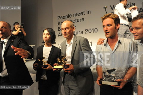Venice 26/08/2010 -  12 Architecture Biennale: Palazzo delle Esposizioni - The architect Rem Koolhaas, La Biennale Golden Lion for Lifetime Achievement  with the other Prix of the Architecture Biennale -  Architettura architetti giardini leone oro carriera ©Graziano Arici/Rosebud2