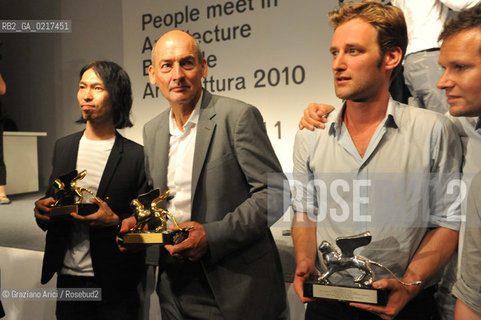 Venice 26/08/2010 -  12 Architecture Biennale: Palazzo delle Esposizioni - The architect Rem Koolhaas, La Biennale Golden Lion for Lifetime Achievement  with the other Prix of the Architecture Biennale -  Architettura architetti giardini leone oro carriera ©Graziano Arici/Rosebud2