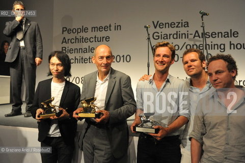 Venice 26/08/2010 -  12 Architecture Biennale: Palazzo delle Esposizioni - The architect Rem Koolhaas, La Biennale Golden Lion for Lifetime Achievement  with the other Prix of the Architecture Biennale -  Architettura architetti giardini leone oro carriera ©Graziano Arici/Rosebud2