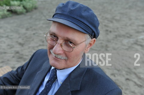 Venice 3/09/10 - The writer Antonio Pennacchi in the Venice Lido Beach letteratura ©Graziano Arici/Rosebud2