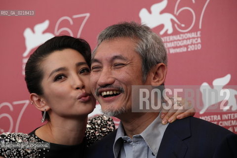 67th Venice International Film Festival - Venice September 5, 2010 - Photocall of the film Di Renjie Zhi Tongtian Diguo (Detective Dee and the Mystery of the Phantom Flame) - The actress Li Bingbing with the director Tsui Hark