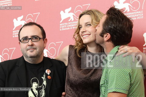 67th Venice International Film Festival - Venice September 7, 2010 - Photocall of the film Balada Triste De Trompeta - left to righ the actors Carlos Areces, Carolina Bang and Antonio De La Torre.