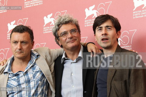 67th Venice International Film Festival - Venice September 7, 2010 - Photocall of the film Noi Credevamo - The director Mario Martone between Luigi Lo Cascio (right) and Valerio Binasco