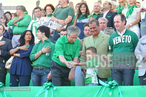 Venice 12/09/10 - Festa dei popoli Padani : The Minister and Lega Nord President Umberto Bossi, his son, Renzo, Luca Zaia and Roberto Calderoli  durin the Cerimony of  Po River pouring fiume @ Graziano Arici
