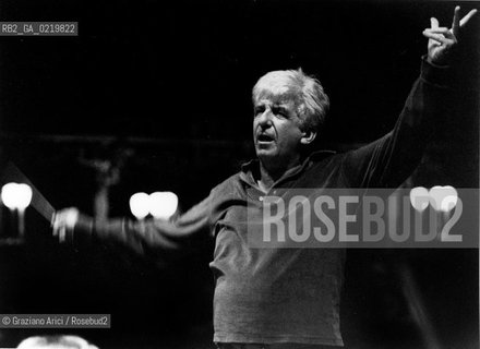 -VENICE,1980. RITRATTO DEL DIRETTORE DORCHESTRA PETER MAAG DURANTE UN CONCERTO. MUSICA, ORCHESTRA, DIRETTORE .-VENICE,1980.PORTRAIT OF THE CONDUCTOR PETER MAAG DURING A CONCERT ©Graziano Arici/Rosebud2