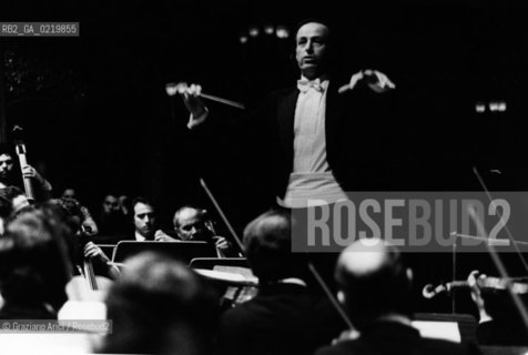 -VENEZIA,1993. RITRATTO DEL DIRETTORE DORCHESTRA ELIHAU INBAL.  MUSICA, DIRETTORE, ORCHESTRA RITRATTO.-VENICE,1993.PORTRAIT OF THE  CONDUCTOR ELIHAU INBAL ©Graziano Arici/Rosebud2