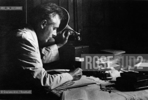 -IL COMPOSITORE UNGHERESE BELA BARTOK ( 1881 - 1945 ). MUSICA CLASSICA; COMPOSITORE RITRATTO MUSICA. La cessione dei diritti si intende per quanto di nostra competenza; non comprende invece le eventuali spese relative a diritti che potranno essere richiesti dagli Enti cui appartengono le opere riprese. Tali costi, ove neccessari, e l’espletamento di qualsivoglia pratica di richiesta permessi sono esclusivamente  a  carico del committente. .-THE COMPOSER BELA BARTOK  © ARCHIVIO Graziano Arici/Rosebud2 .