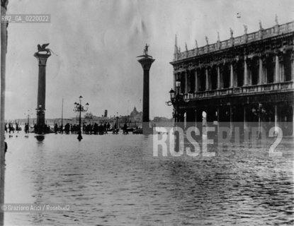 Venice,1931. Piazzetta San Marco con lalta marea. The little square of St. Marco during the high tide. alta marea; acqua alta © ARCHIVIO Graziano Arici/Rosebud2 