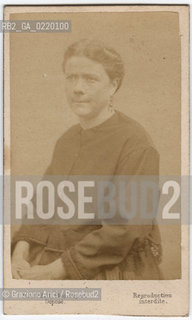 -PARIGI, COMUNE. E. APPERT PHOTOGRAPHE, RITRATTO DI ELISABETH RETIFFE, MEMBRO DELLA COMUNE,187?. STAMPA ALLALBUMINA INCOLLATA SU CARTONE, CARTE DE VISITE, CM 6,3X10,5. FOTOANTICHE COMUNE CARTE DE VISITE .-PARIS, COMMUNE. E. APPERT PHOTOGRAPHE, PORTRAIT OF ELISABETH RETIFFE, ACCOUNTANT 1871. ALBUMEN PHOTOGRAPH MOUNTED ON CARDBOARD, CARTE DE VISITE CM 6,3X10,5 © ARCHIVIO Graziano Arici/Rosebud2 
