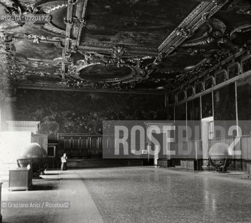 -VENEZIA, AUTORE WILLIAM H.RAU FOTOGRAFO PHILADELPHIA,PENNA. PALAZZO DUCALE, SALA DEL MAGGIOR CONSIGLIO, SENZA DATA. LASTRA  IN VETRO PER LANTERNA MAGICA, CM 10X8. ARTE,PALAZZO DUCALE, SALA DEL MAGGIOR CONSIGLIO. FOTOANTICHE .-VENICE, AUTHOR WILLIAM H.RAU PHOTOGRAPHER PHILADELPHIA,PENNA. DOGES PALACE, CHAMBER OF GRAND COUNCIL, UNDATED. GLASS SLIDE FOR MAGIC LANTERN, CM 10X8. DOGES PALACE, GRAND COUNCIL © ARCHIVIO Graziano Arici/Rosebud2 