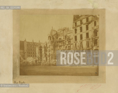 -PARIGI, COMUNE.L.HERVE FOTOGRAFO,1871, RUE ROYALE DISTRUTTA. STAMPA ALLALBUMINA INCOLLATA SU CARTONE, CM 20X25. FOTOANTICHE, COMUNE,RUE ROYALE .-PARIS, COMMUNE,L. HERVE PHOTOGRAPHE, 1871. THE ROYAL STREET DESTROY- LA RUE ROYALE;ALBUMEN PHOTOGRAPH MOUNTED ON CARDBOARD, CM 20X25 © ARCHIVIO Graziano Arici/Rosebud2 
