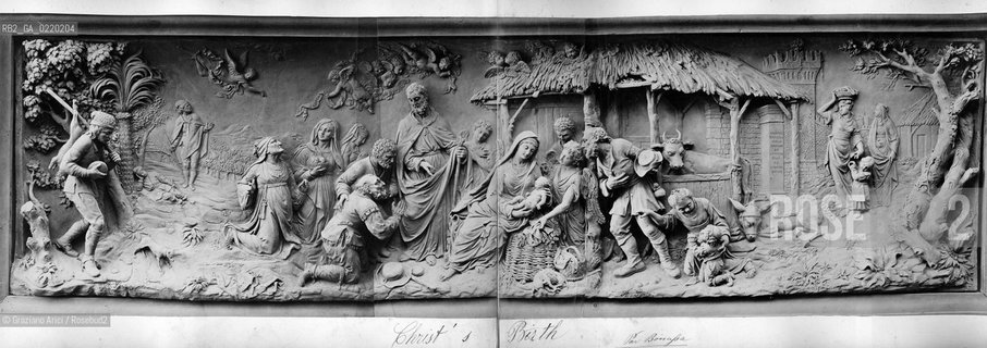 -VENEZIA, SENZA INDICAZIONE DELLAUTORE,DAL LIBRO  BASSIRILIEVI DELLA CHIESA DI SAN GIOVANNI E PAOLO IN VENEZIA:LA NASCITA DI CRISTO. STAMPE ALLALBUMINA INCOLLATE SU CARTONE, CM 24X78. SANTI GIOVANNI E PAOLO, ARTE, SCULTURA, FOTOANTICHE ©ARCHIVIO Graziano Arici/Rosebud2  .-VENICE, NO AUTHORS INDICATION, FROM THE BOOK BASSORILIEVI DELLA CHIESA DI SANTI GIOVANNI E PAOLO IN VENEZIA: CHRISTS BIRTH. ALBUMEN PHOTOGRAPH MOUNTED ON CARDBOARD, CM 24X78©ARCHIVIO Graziano Arici/Rosebud2 .