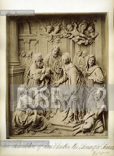 -VENEZIA, SENZA INDICAZIONE DELLAUTORE,DAL LIBRO  BASSIRILIEVI DELLA CHIESA DI SAN GIOVANNI E PAOLO IN VENEZIA :LA PRESENTAZIONE DI GESU TRA LE BRACCIA DI SAN SIMEONE.STAMPE ALLALBUMINA INCOLLATE SU CARTONE, CM 26X31. SANTI GIOVANNI E PAOLO, ARTE, SCULTURA, FOTOANTICHE .-VENICE, NO AUTHORS INDICATION, FROM THE BOOK BASSORILIEVI DELLA CHIESA DI SANTI GIOVANNI E PAOLO IN VENEZIA: THE PRESENTATION OF JESUS IN THE ARMS OF SIMEON. ALBUMEN PHOTOGRAPH MOUNTED ON CARDBOARD, CM 26X31 © ARCHIVIO Graziano Arici/Rosebud2 ..