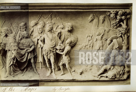 -VENEZIA, SENZA INDICAZIONE DELLAUTORE,DAL LIBRO  BASSIRILIEVI DELLA CHIESA DI SAN GIOVANNI E PAOLO IN VENEZIA . STAMPE ALLALBUMINA INCOLLATE SU CARTONE, CM 26X34. SANTI GIOVANNI E PAOLO, ARTE, SCULTURA, FOTOANTICHE ©ARCHIVIO Graziano Arici/Rosebud2  .-VENICE, NO AUTHORS INDICATION, FROM THE BOOK BASSORILIEVI DELLA CHIESA DI SANTI GIOVANNI E PAOLO IN VENEZIA, ALBUMEN PHOTOGRAPH MOUNTED ON CARDBOARD, CM 26X34 ©ARCHIVIO Graziano Arici/Rosebud2 .