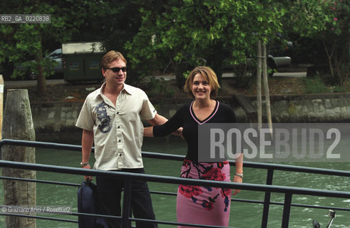 - Venezia,1999. 56°Festival Internazionale dArte Cinematografica. Ritratto dellattrice Kate Winslet insieme al marito Jim Threapleton. Cinema attrice ritratto.- Venice,1999. 56th Venice International Film Festival. Portrait of the actress Kate Winslet  with her husband, Jim Threapleton ©  Graziano Arici