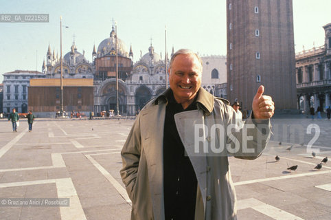 - Venice, 1995.The general Norman Schwarzkopf, commander of Usa Army during the war Usa-Iraq (Desert-Storm), during the visit in Venice..- Venezia, 1995. Il generale Norman Schwarzkopf, comandante dellesercito americano durante la guerra Usa-Iraq (Desert-Storm), in piazza San Marco. Politica generale esercito comandante guerra  ©Graziano Arici/Rosebud2