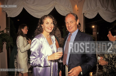 - Venezia, 1995. 52°Festival Internazionale dArte Cinematografica di Venezia.Ritratto di Sherry Jansing, Presidente Paramount insieme al Conte Giovanni Volpi. Cinema ritratto Presidente produttore politica.- Venice,1995. 52th Venice International Film Festival. Portrait of Sherry Jansing, President of Paramount, with the Count Giovanni Volpi  ©  Graziano Arici