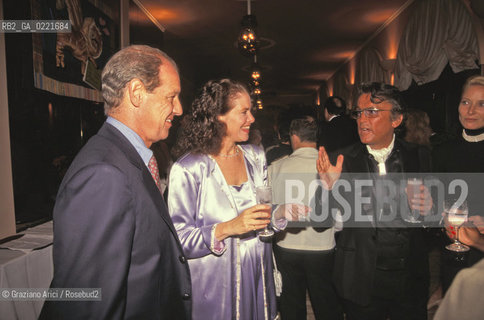 - Venezia, 1995. 52°Festival Internazionale dArte Cinematografica di Venezia.Ritratto di Sherry Jansing, Presidente Paramount insieme al Conte Giovanni Volpi e al produttore Bob Evans. Cinema ritratto Presidente produttore politica.- Venice,1995. 52th Venice International Film Festival. Portrait of Sherry Jansing, President of Paramount, with the Count Giovanni Volpi and the producer Bob Evans ©  Graziano Arici
