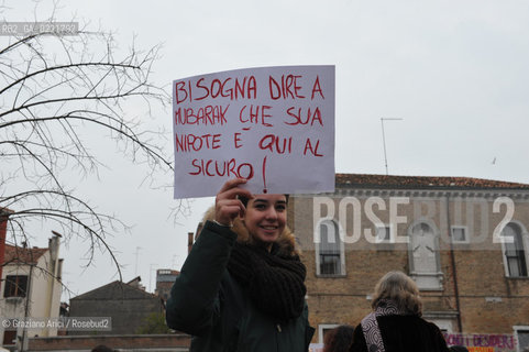 Venice 13/02/11 : Se non ora quando : women demonstration against the Berlusconi government donne politica berlusconi manifestazione @ graziano arici
