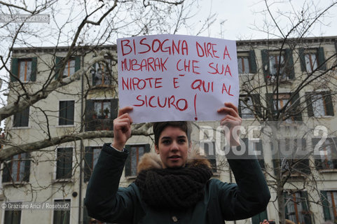 Venice 13/02/11 : Se non ora quando : women demonstration against the Berlusconi government donne politica berlusconi manifestazione @ graziano arici